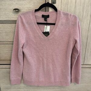 Charter Club 100% Cashmere V neck sweater small NWT
